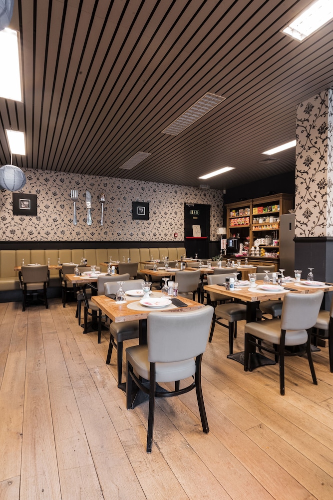 restaurant cafeteria