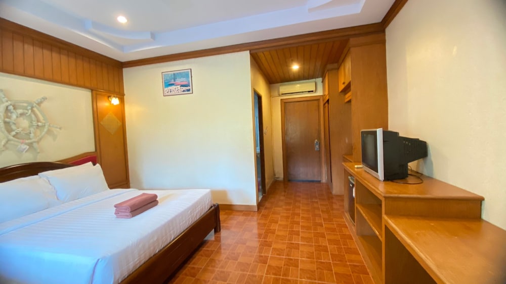 Phi Phi Donchukit Resort 9/40
