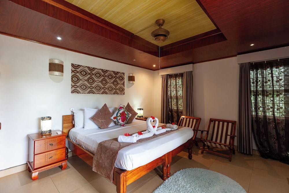 Sea View Lodge 12/38