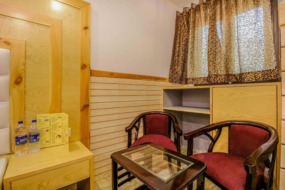 Hotel Glow Inn 50/50
