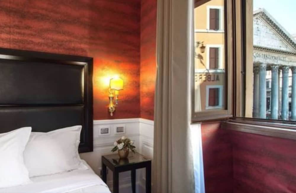 Albergo Del Senato 23/40