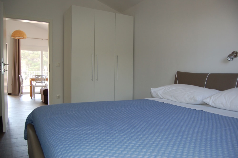 Gorgonia Apartments 18/50