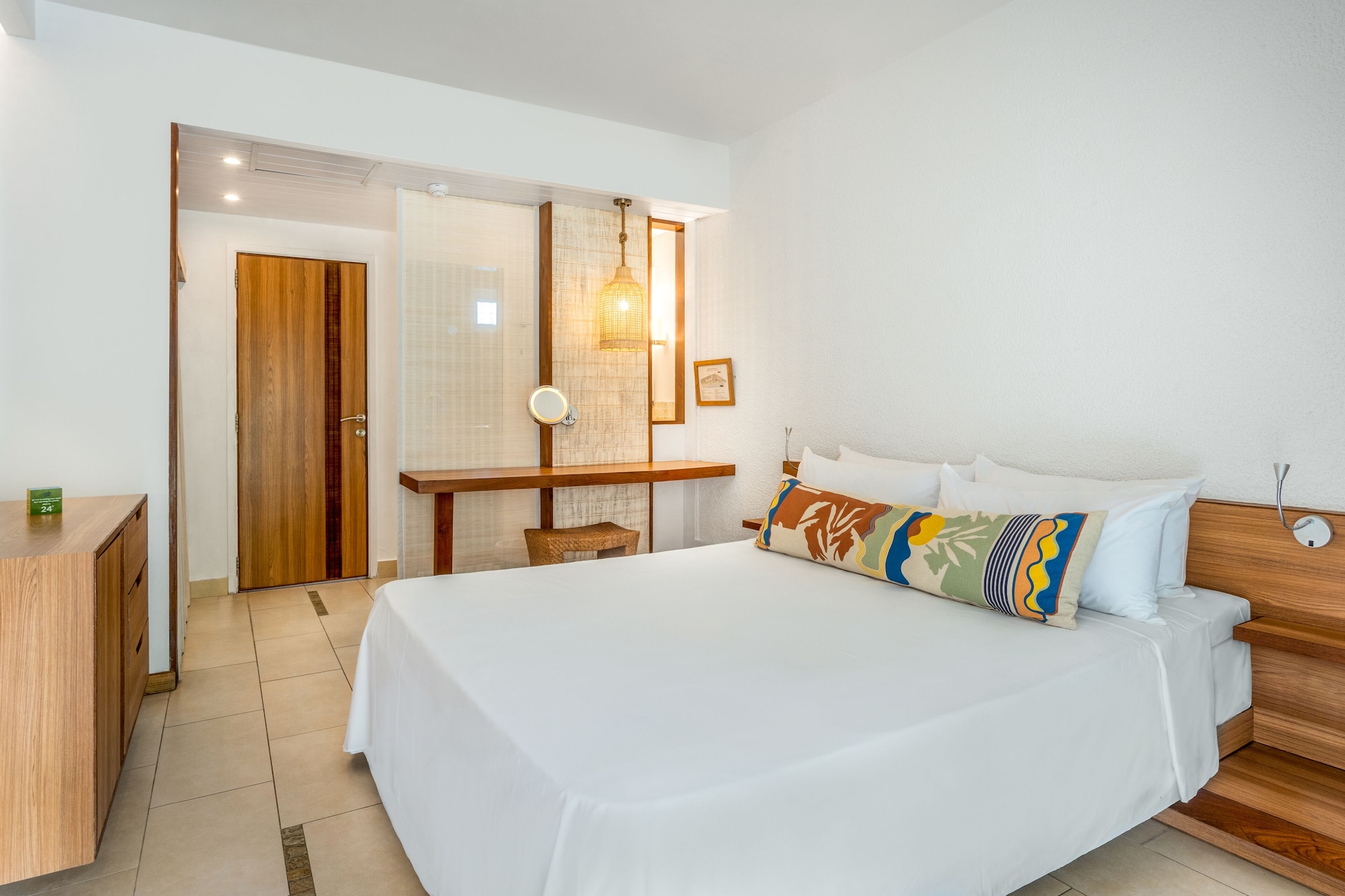 ROOM, TRUNDLE BED