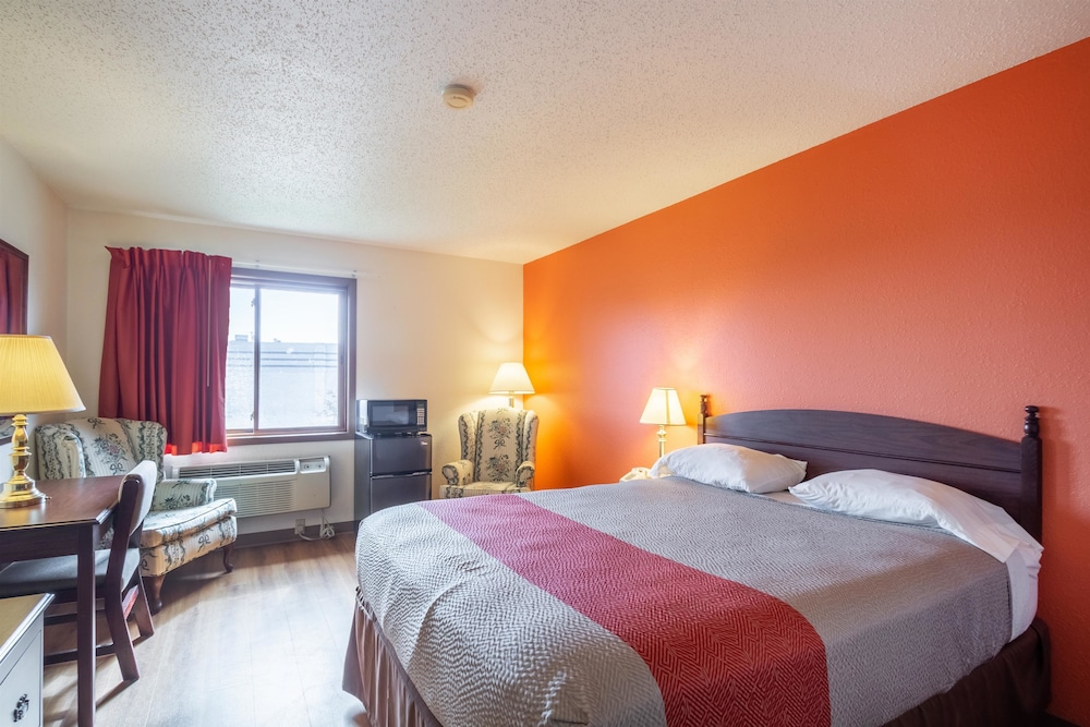 Motel6 Saukville, WI 17/54
