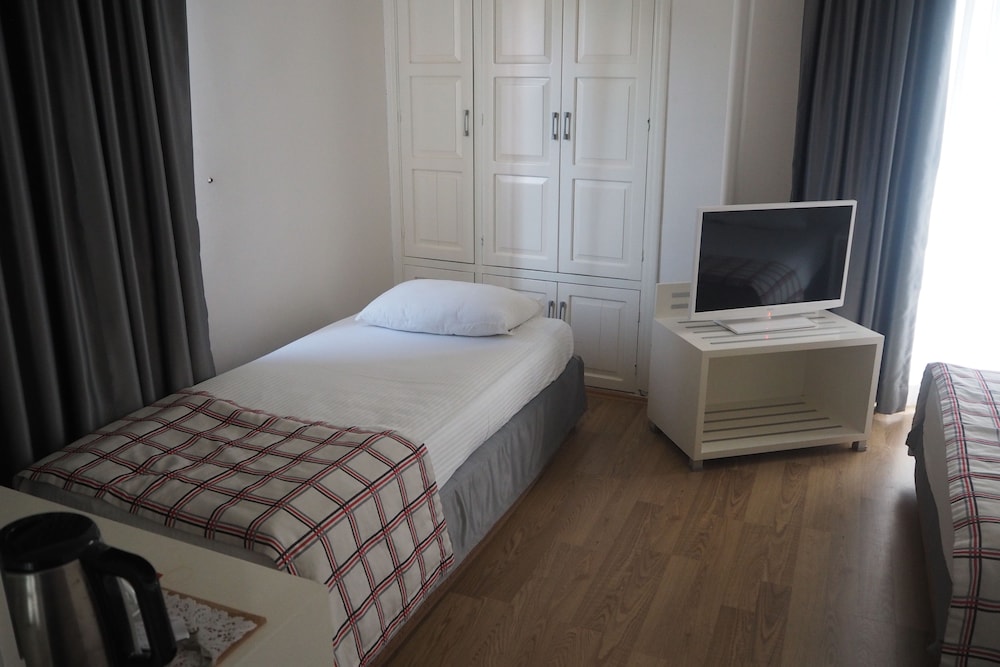Yunus Hotel 21/71