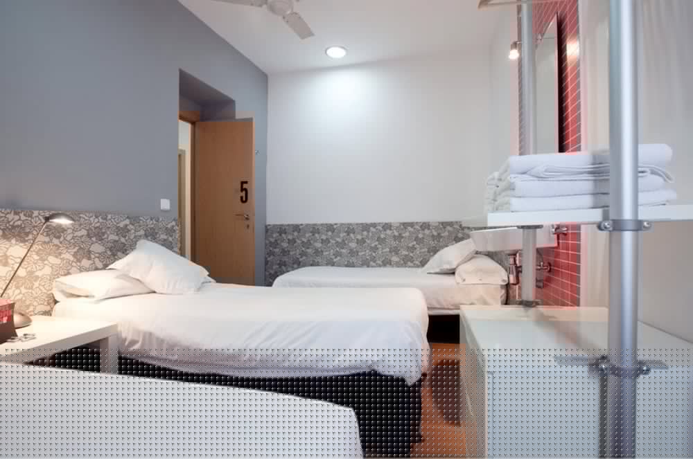 Hostal Nitzs 6/30