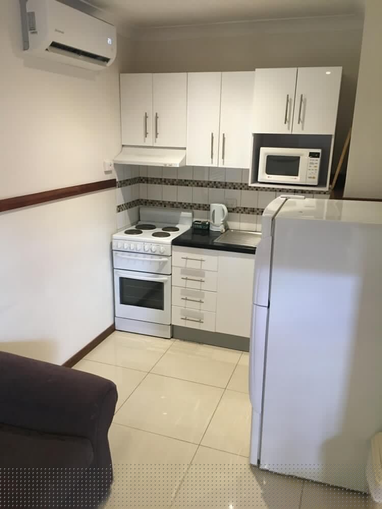 Across Country Motel And Serviced Apartments 22/35