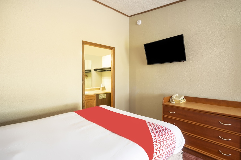 OYO Hotel Daleville AL Hwy 84 22/75