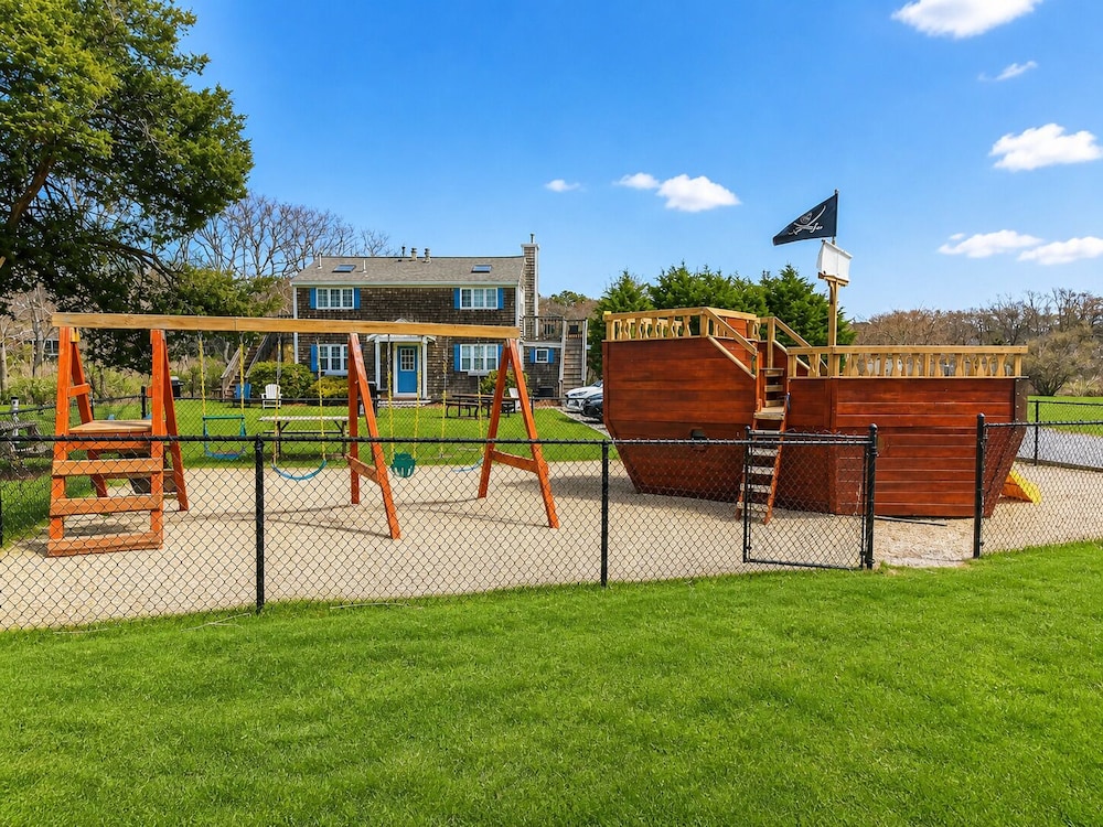 Colonial Acres Resort 43/53