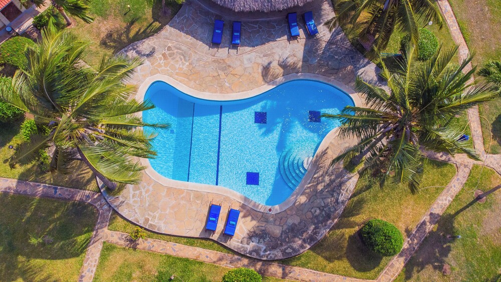 Doric Cottages Diani 45/50