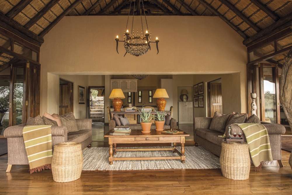 Tuningi Safari Lodge 26/50