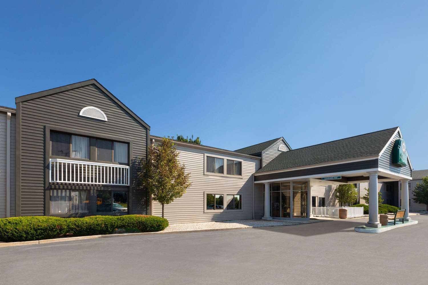 La Quinta Inn Sheboygan 35/42