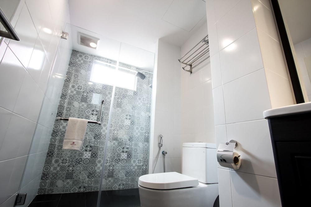 Bloommaze Boutique Hotel 67/69