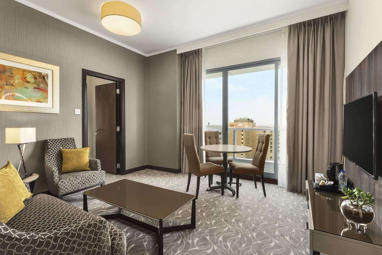 Hawthorn Suites by Wyndham Abu Dhabi City Centre 12/20
