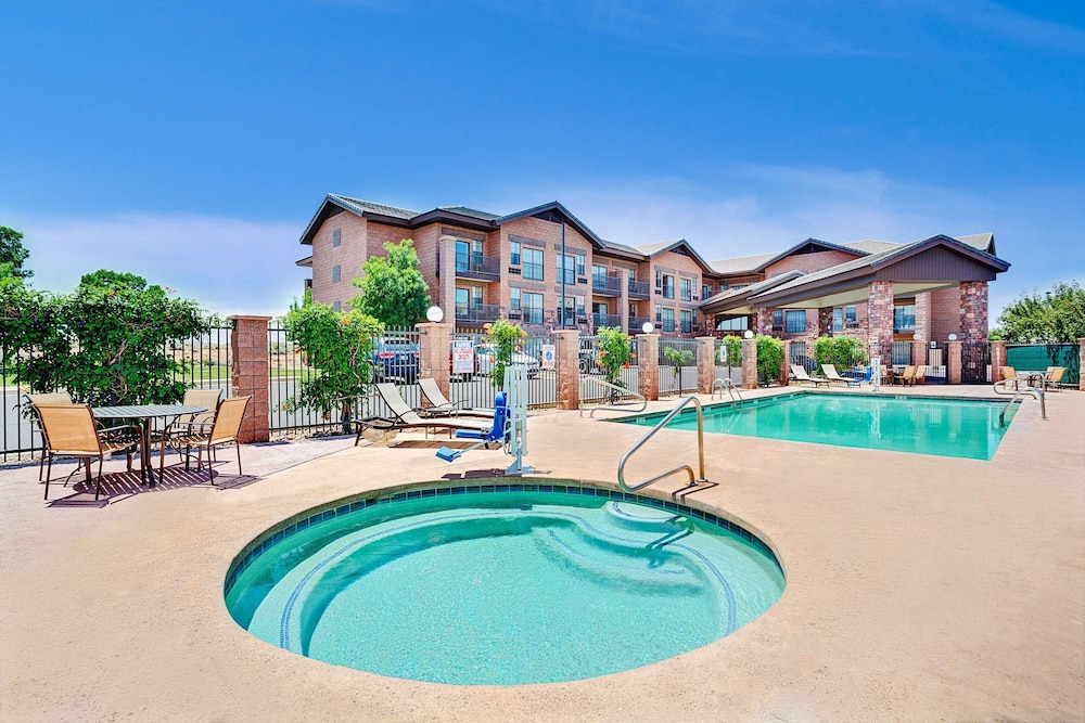 Days Inn and Suites by Wyndham Page Lake Powell 1/31