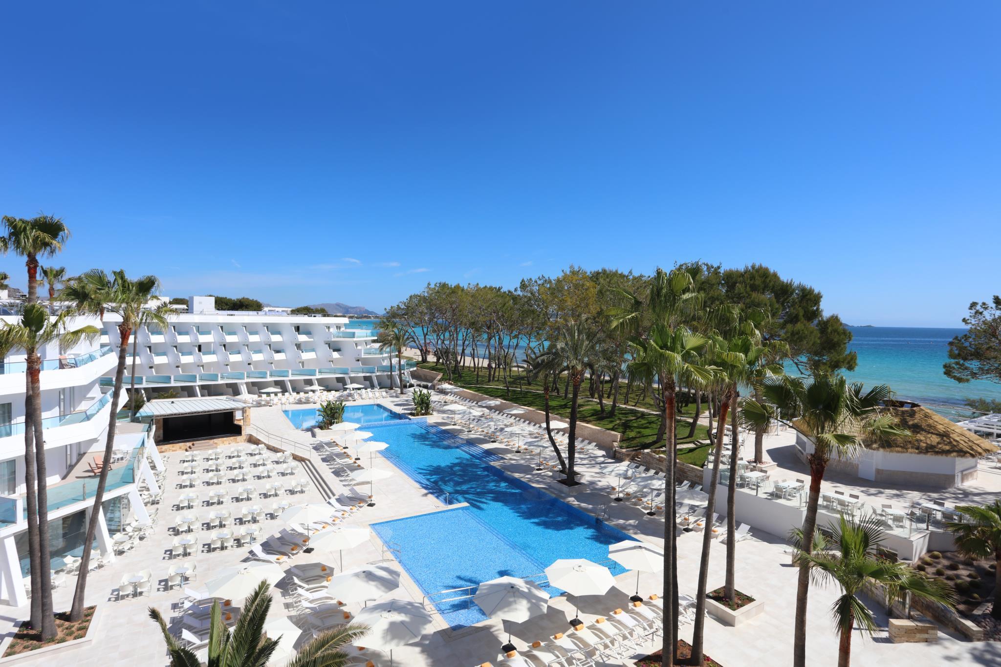 Suite, Side Sea View