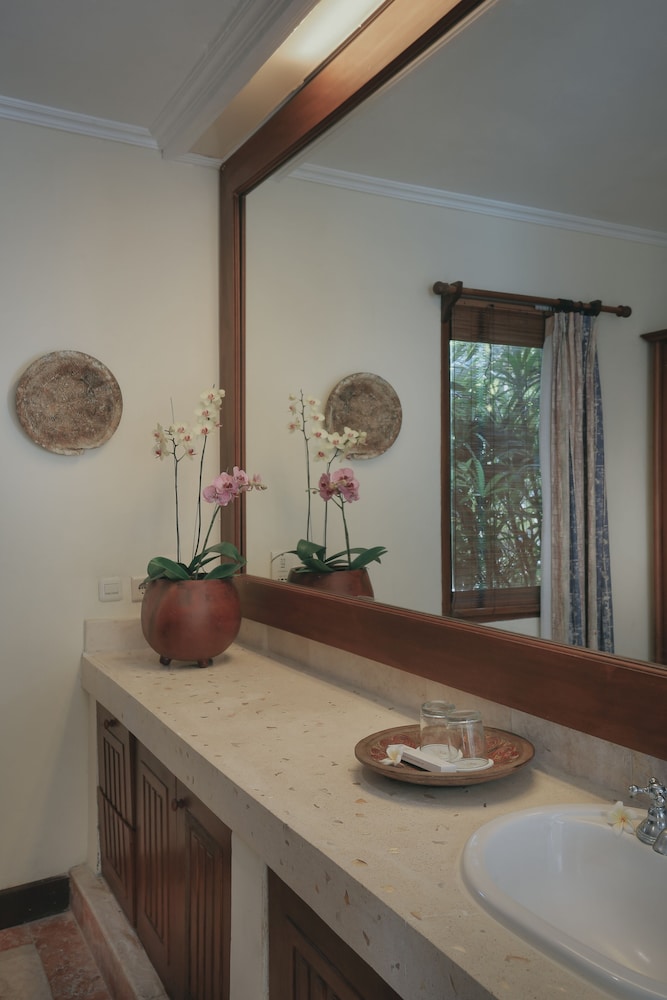 Parigata Villas Resort 39/40