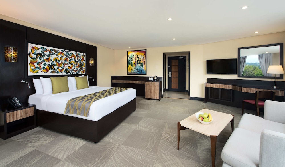1 King Bed, Executive Suite, Ocean View, Non-Smoking