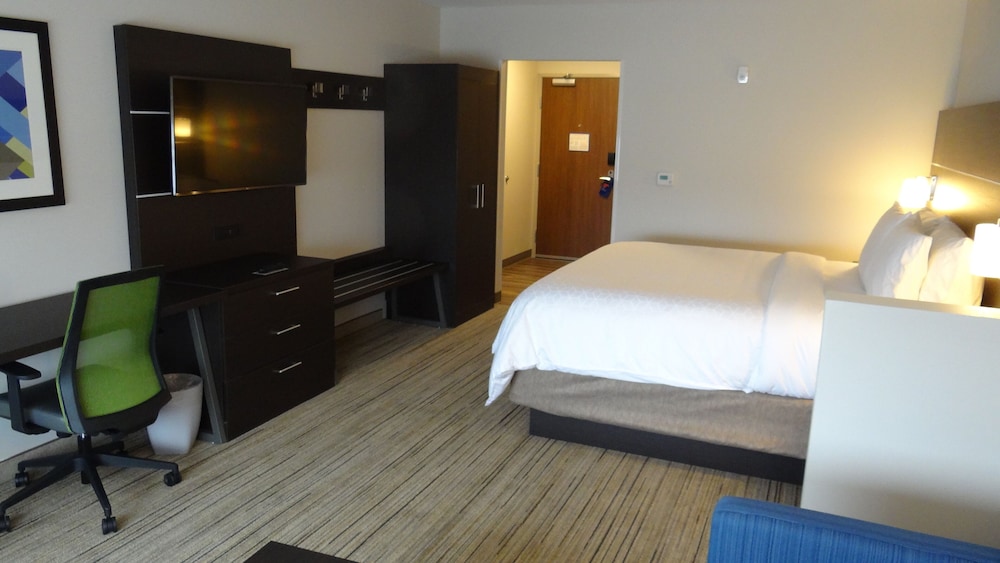 Holiday Inn Express & Suites Auburn Downtown 19/48