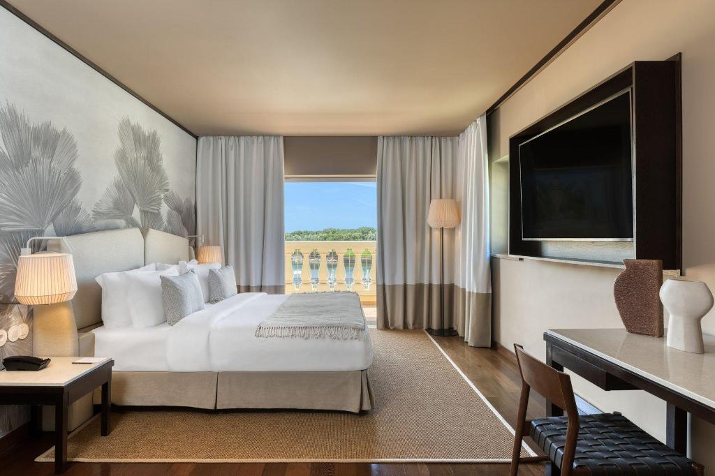 2 Bedrooms, Suite, Double Bed, Lake View, Jetted Tub, Balcony, Domes Lake Algarve, Autograph Collection 3/6