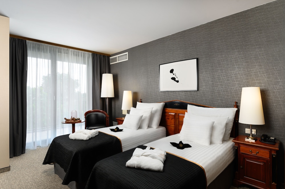 Divinus Hotel 21/71