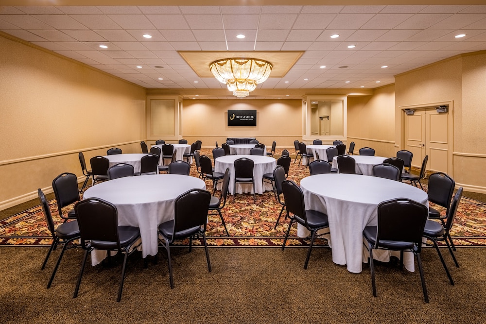 Horseshoe Bossier City - A Caesars Rewards Destination 55/67