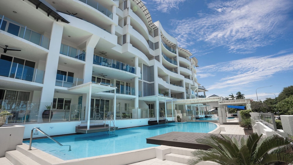 Waters Edge Apartments 5/50