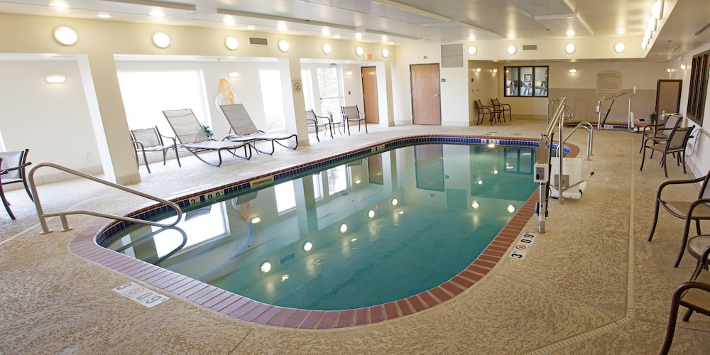 Holiday Inn Express Hotel Suites Yankton 3/71