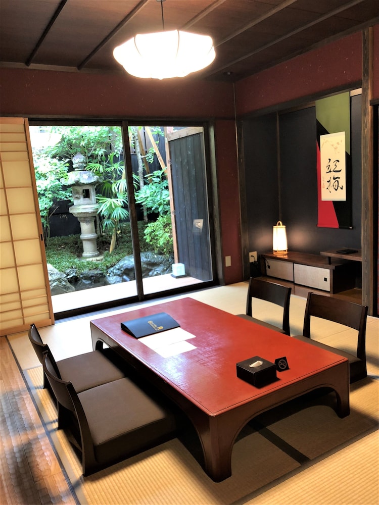 Oku Kamishichiken 37/50