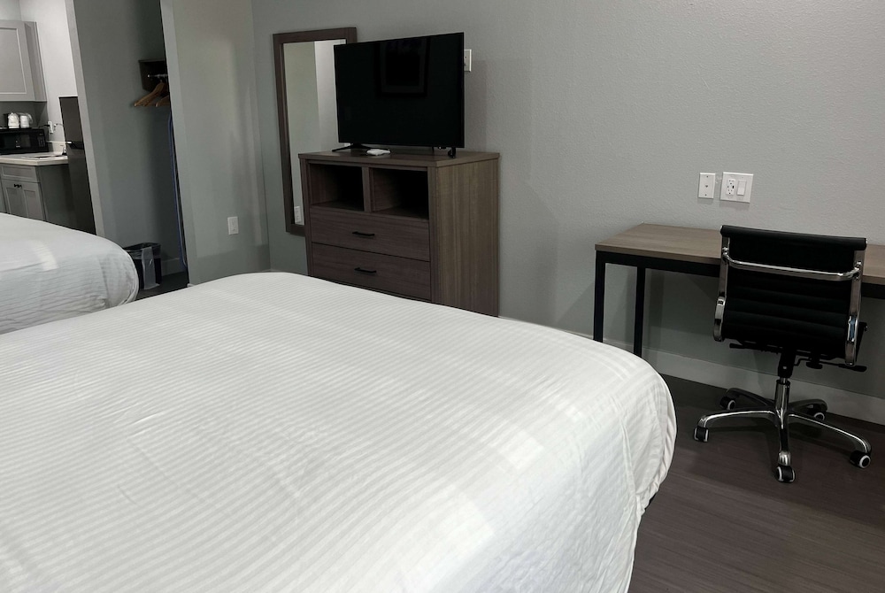 Baymont by Wyndham Freeport Texas 21/50