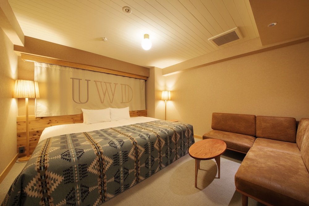 ROOM, KING BED