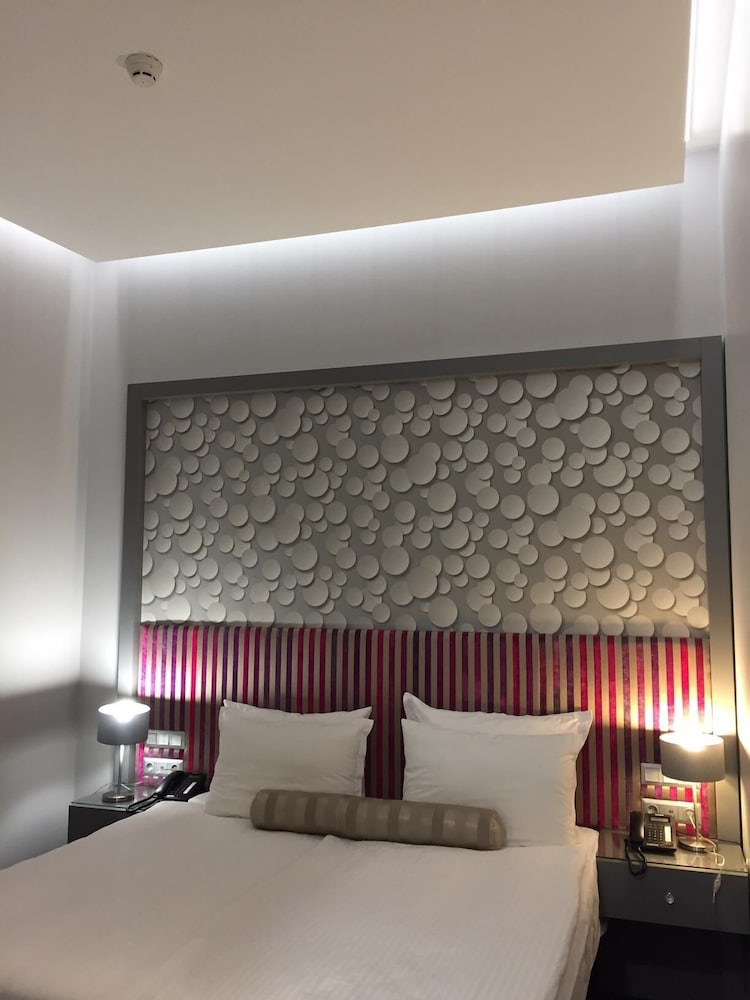 CENTRAL HOTEL SARAJEVO 15/50