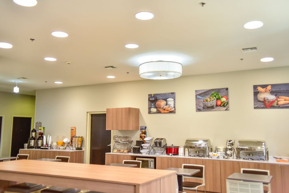 Microtel Inn & Suites By Wyndham Cuauhtemoc 26/40