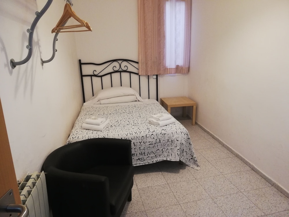 Hostal River 16/34
