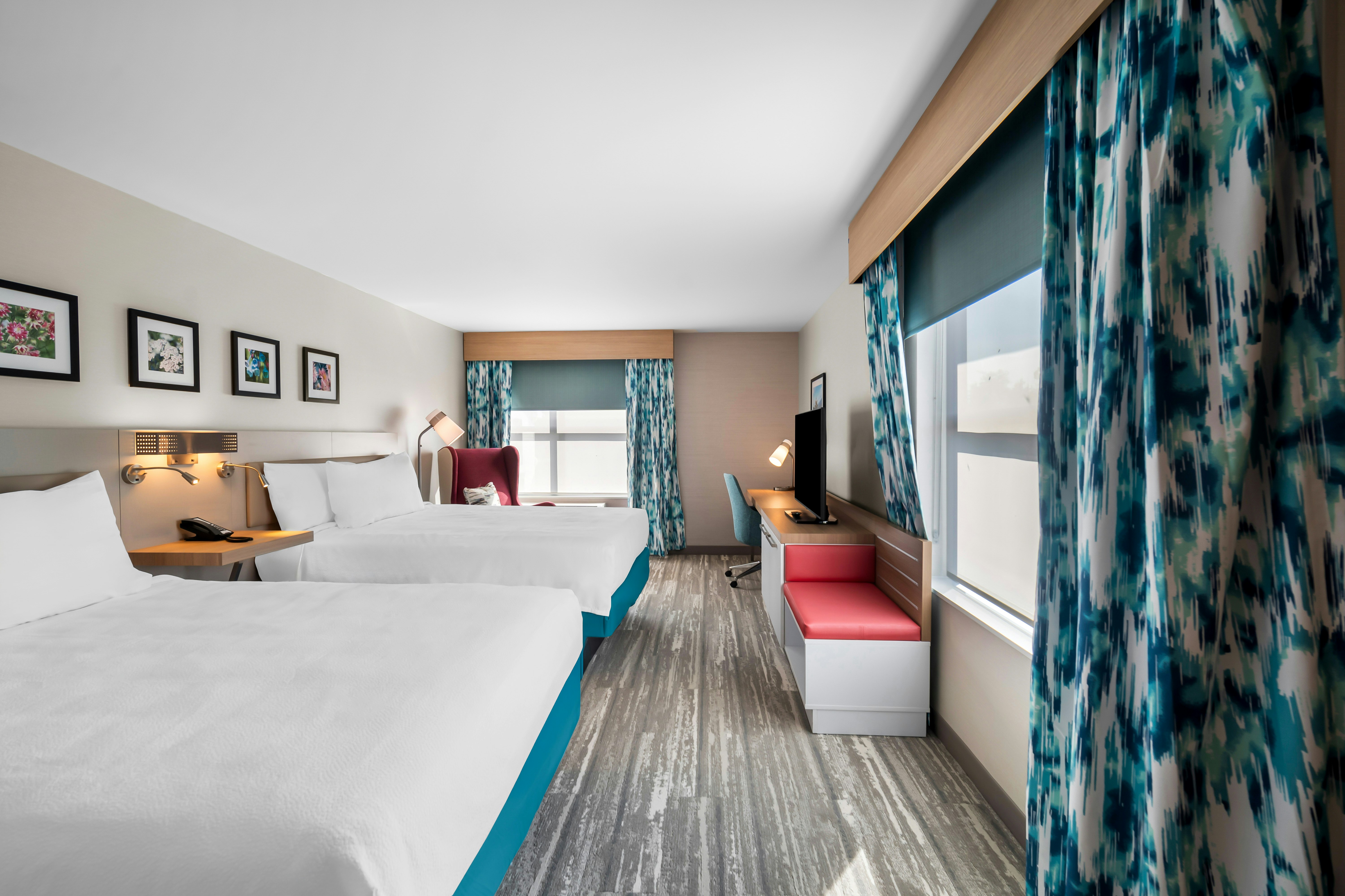 Room, 2 Queen Beds, Mountain View