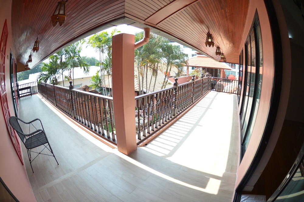Pratamnak Villa 4/100