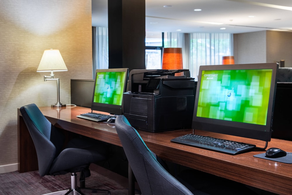 Courtyard Marriott Denton 41/47