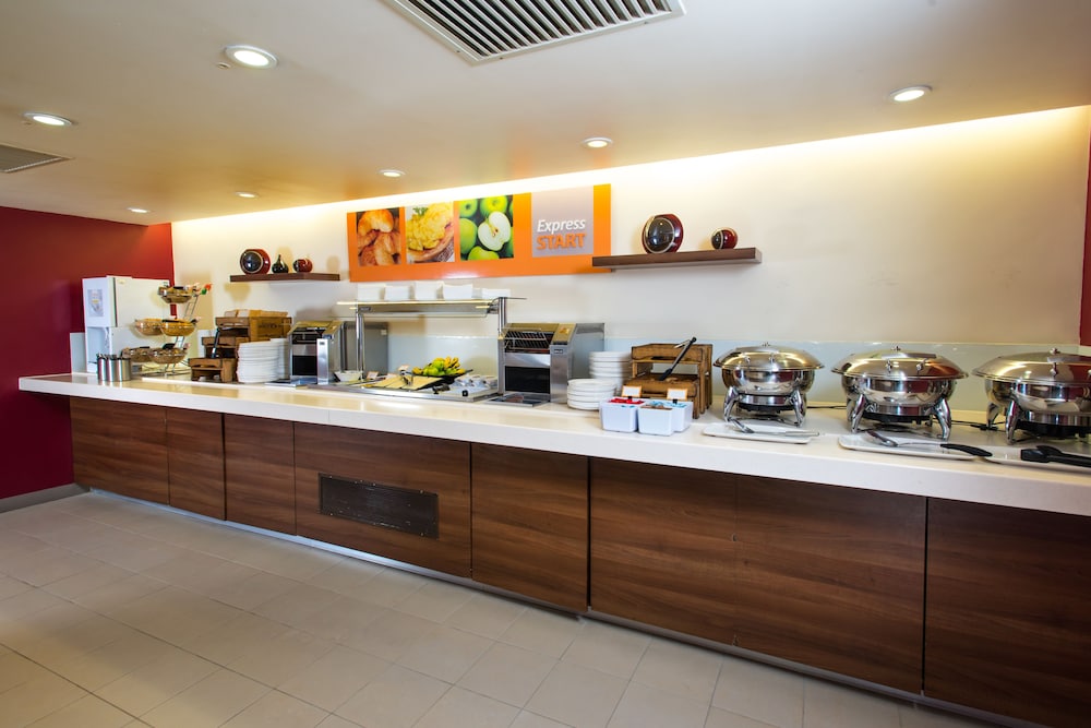 Holiday Inn Express Exeter 31/46