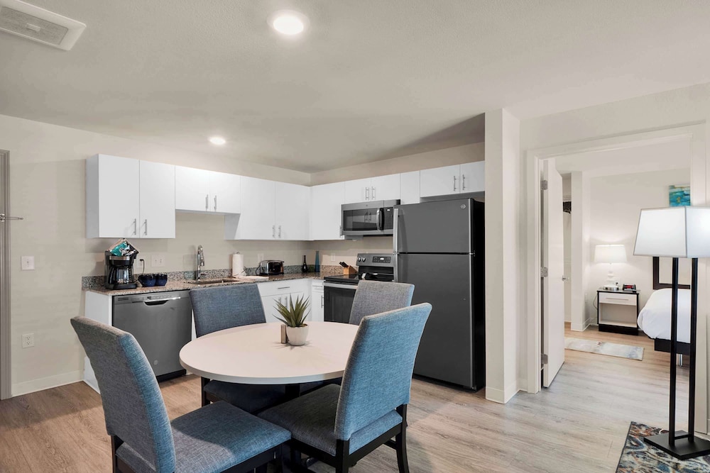 WaterWalk Extended Stay by Wyndham Charlotte - Arrowood 42/63