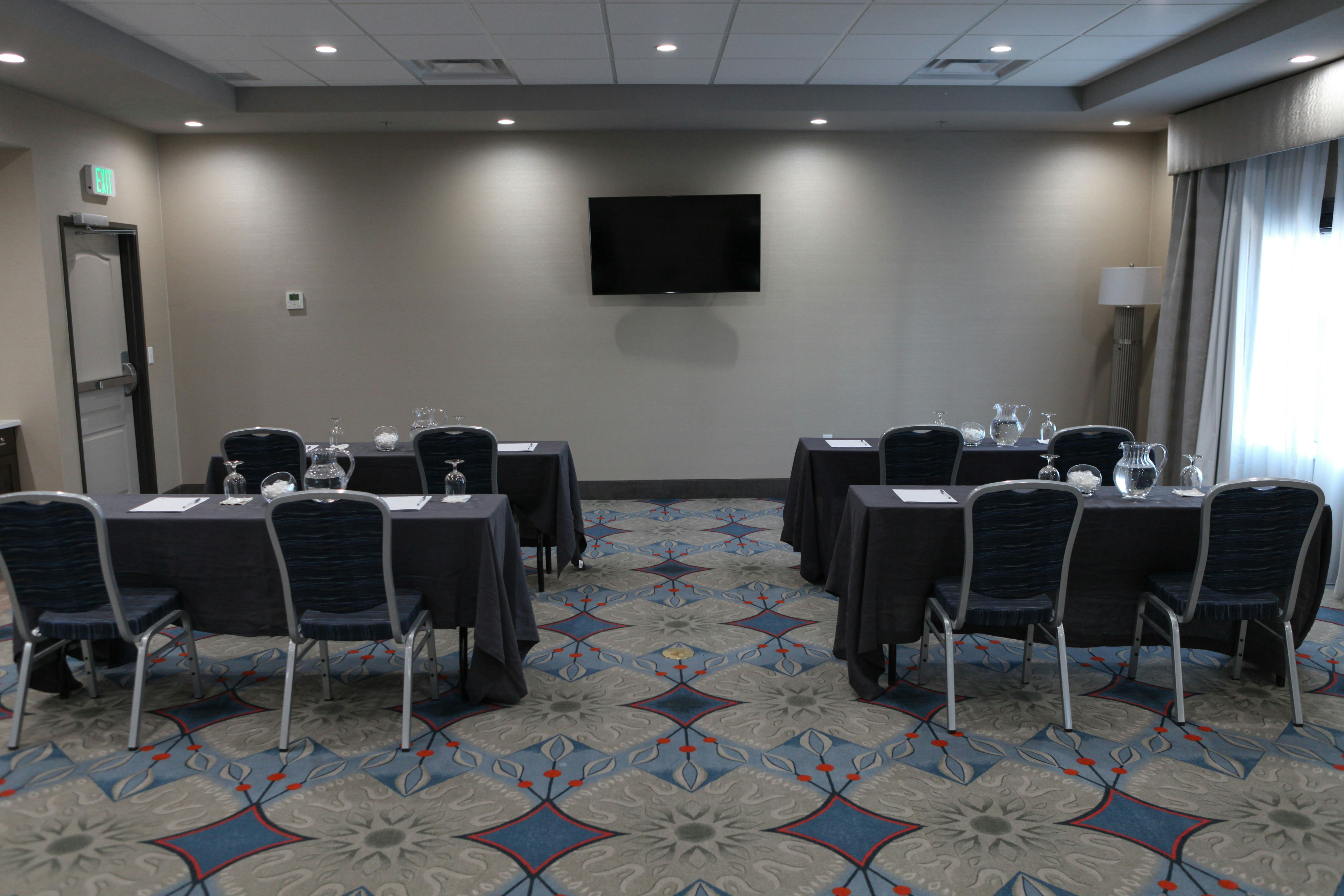 Hampton Inn and Suites Lafayette Medical Center CO 48/57