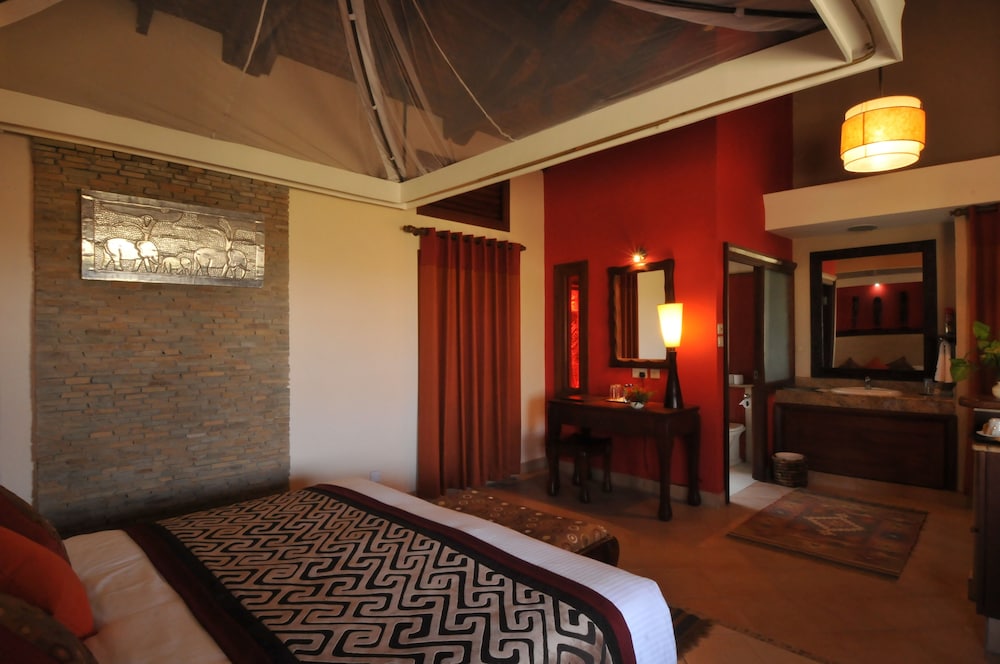 Ol Tukai Lodge Amboseli 25/50