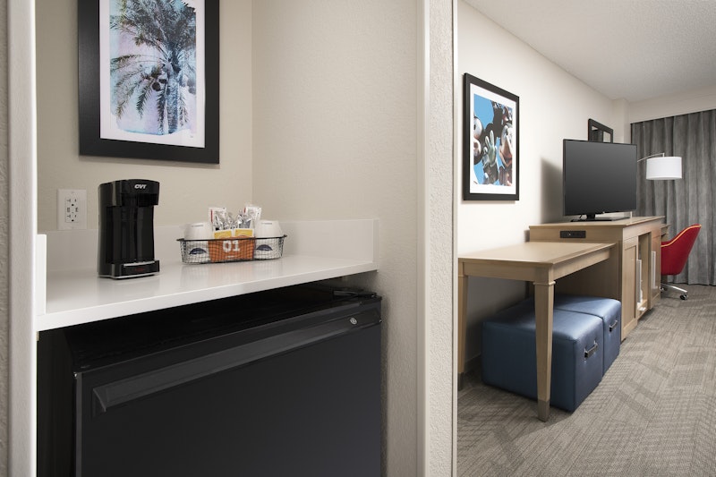 Hampton Inn & Suites Anaheim - Garden Grove 7/44
