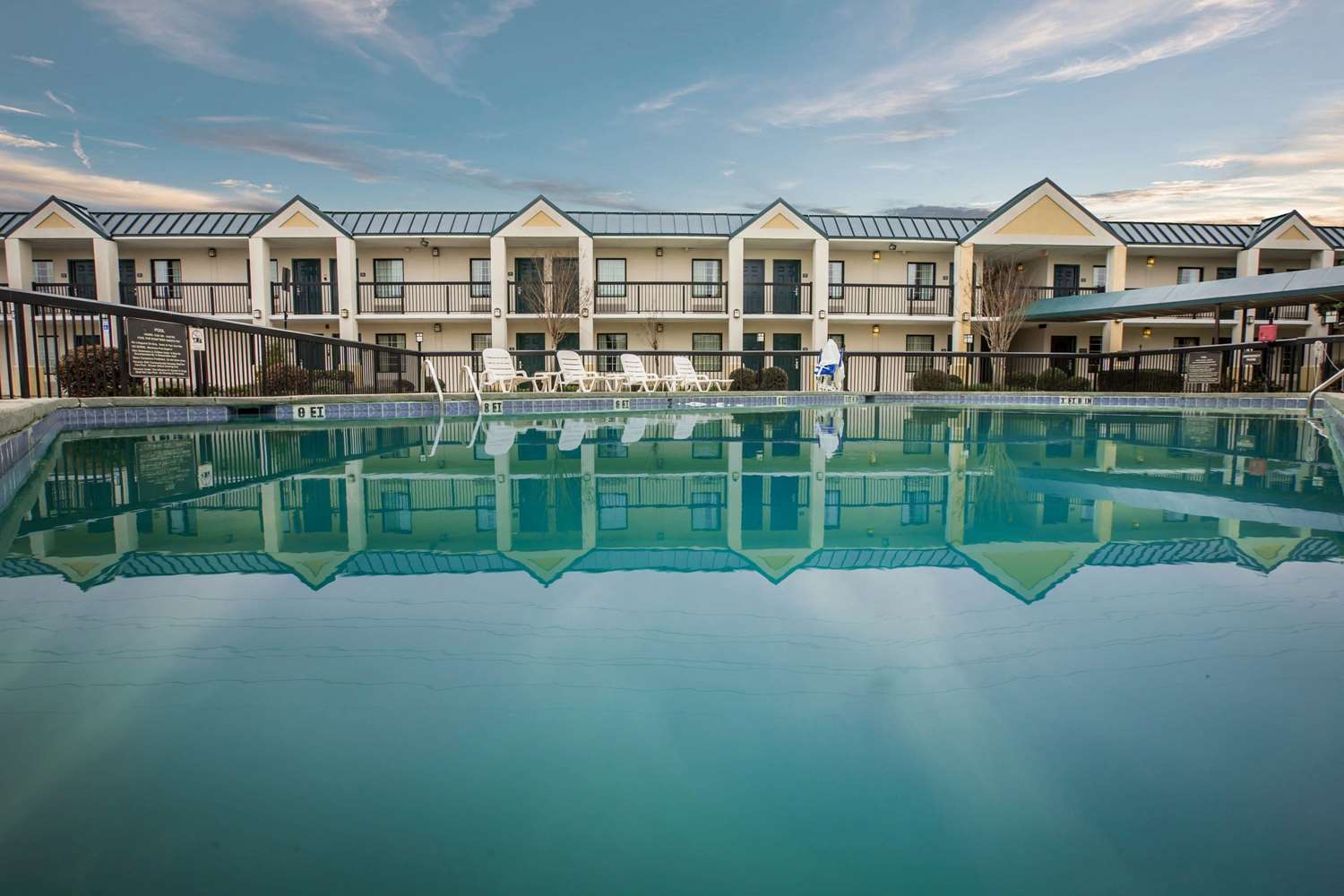 Quality Inn And Suites Hanes Mall 2/23