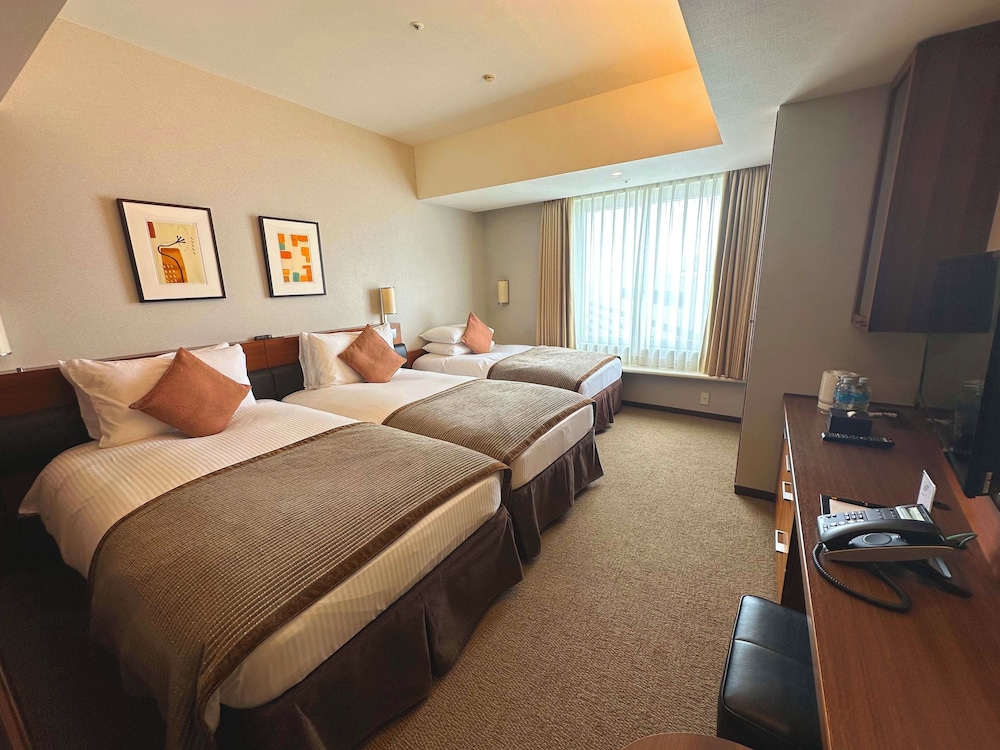 Semi Room, Harmony, 3 Beds, Executive Level, Lounge Access