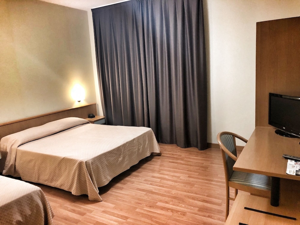 Hotel Restaurant Dragonara 24/65