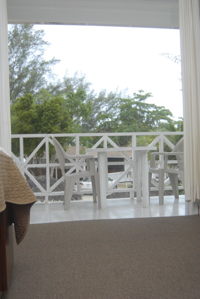 Coral Harbour Beach House And Villas 47/50