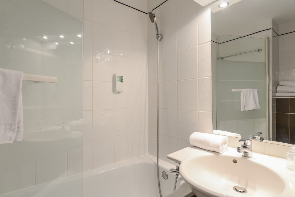 The Originals Le Relais D Aubagne 22/58