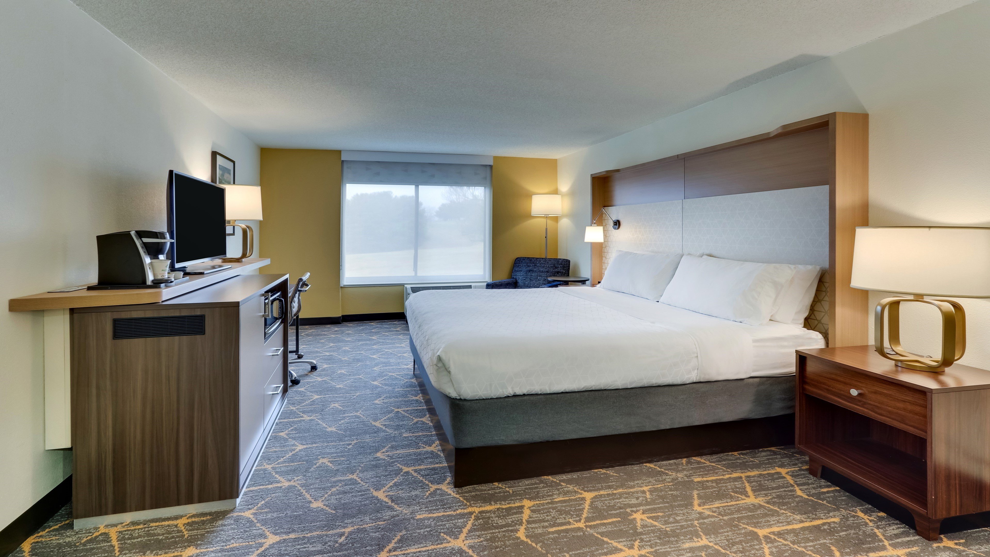 Room, King Bed, Golf Course View