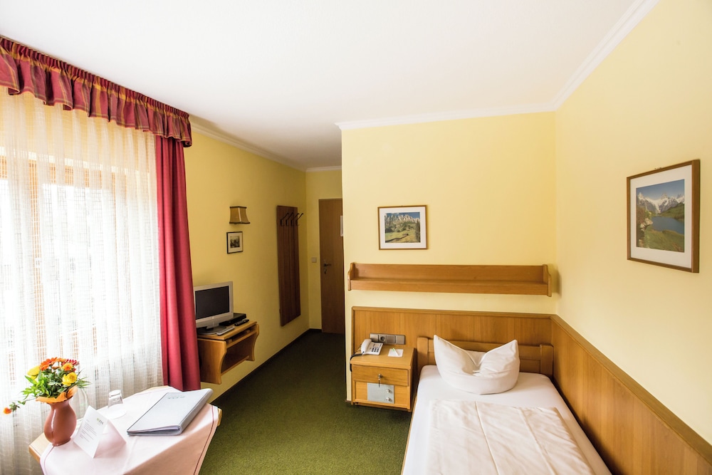 Sonn, Single, Single Bed