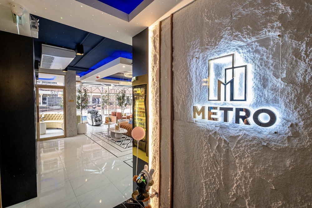 Metro Hotel Phahonyothin 35 46/50